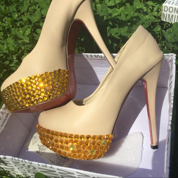 Red bottom platform heels - Picture 2 of 4